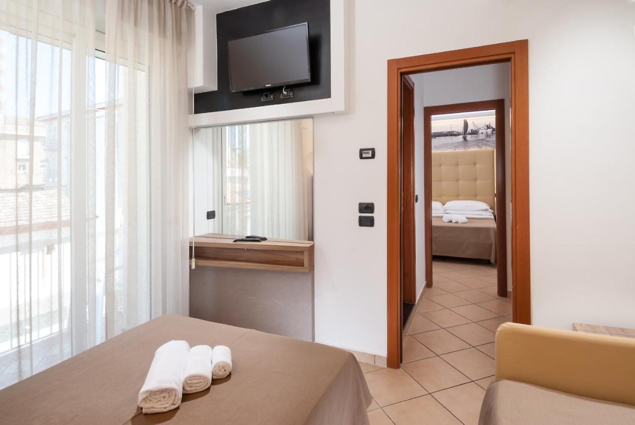 Hotel Lido Cattolica Exterior foto