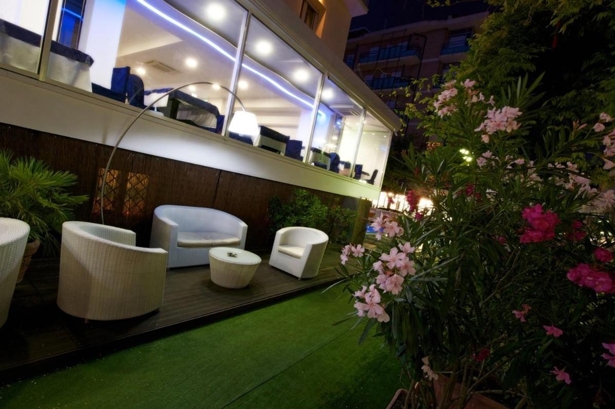 Hotel Lido Cattolica Exterior foto